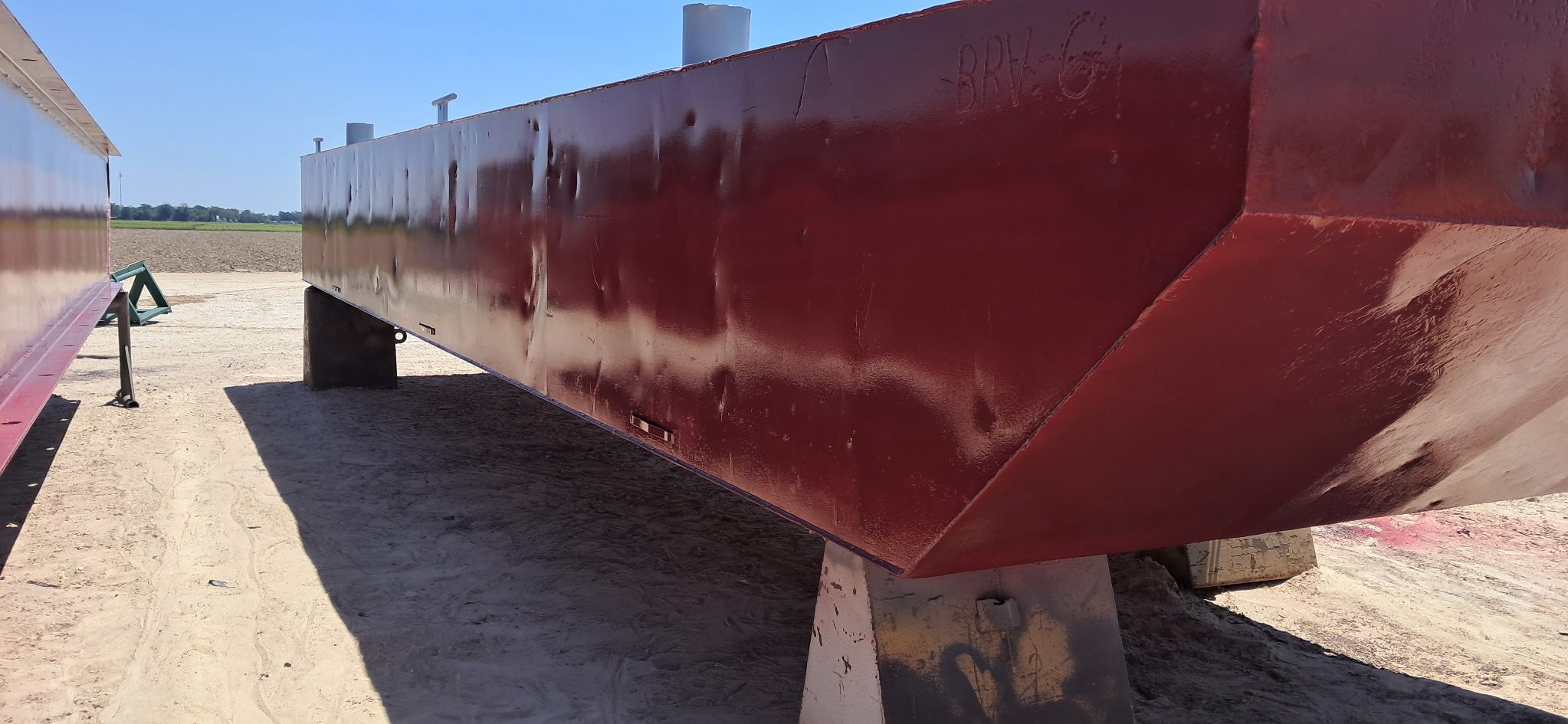 Barge 553