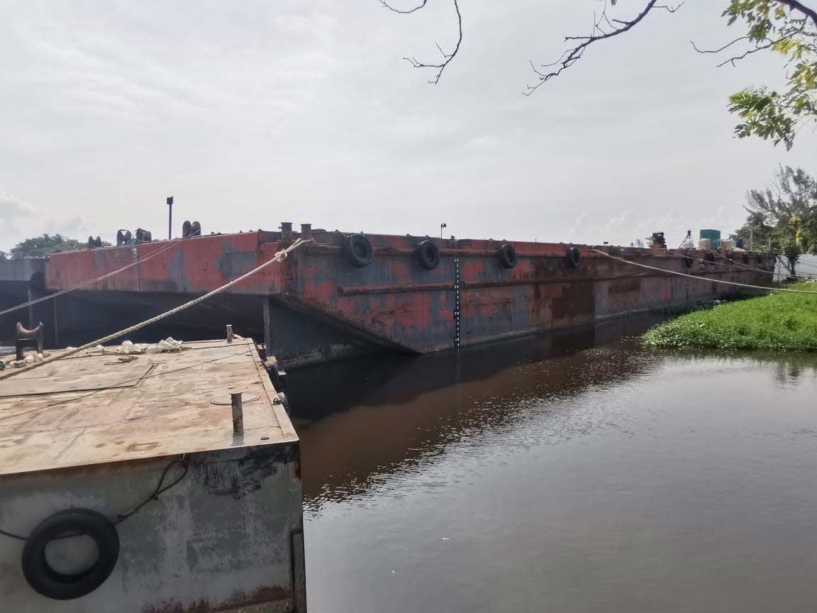 Barge 558