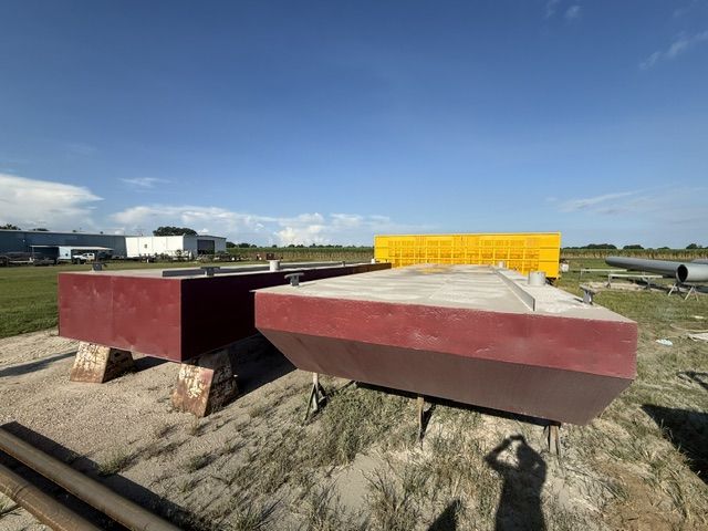 Barge 553